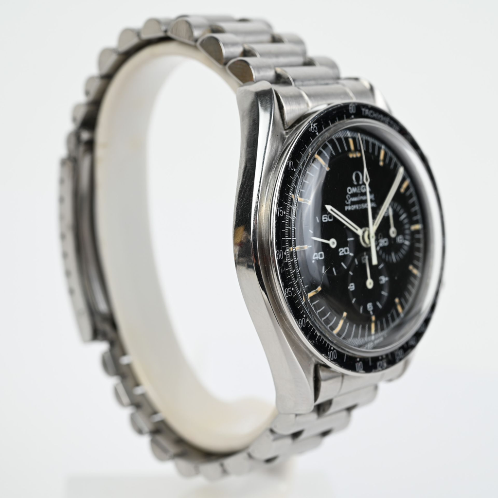 Omega-Speedmaster-Moonwatch-145022-69-2.webp