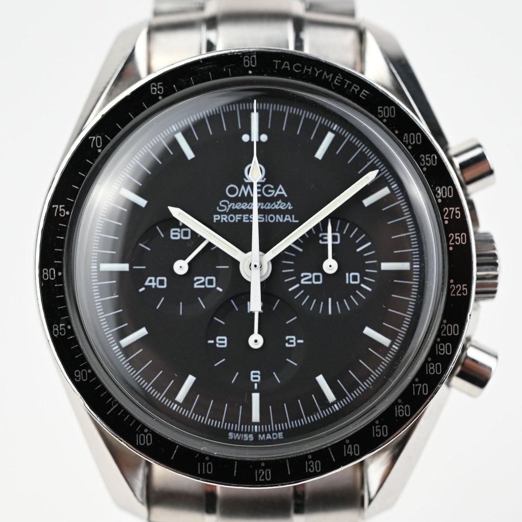 Omega Speedmaster Moonwatch 1450022.webp