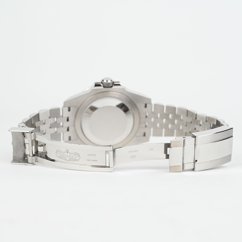 Rolex GMT-Master II "BATGIRL" 126710BLNR.webp