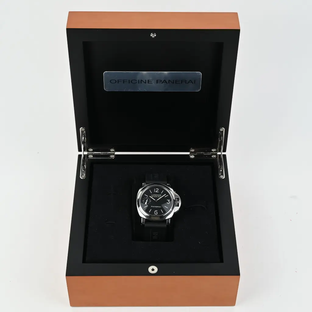 panerai-luminor-marina-pam00111